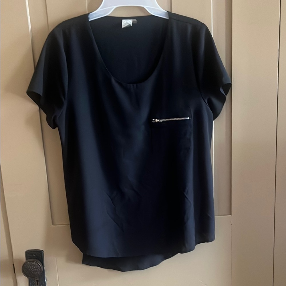 Black Relaxed Asymmetrical Blouse with Short Sleeves